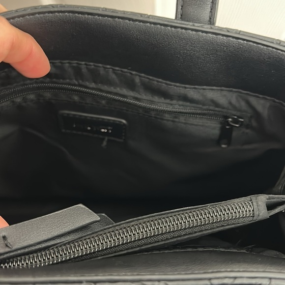 Nine West Embossed Black Satchel Hand Bag Shoulder - Picture 9 of 9